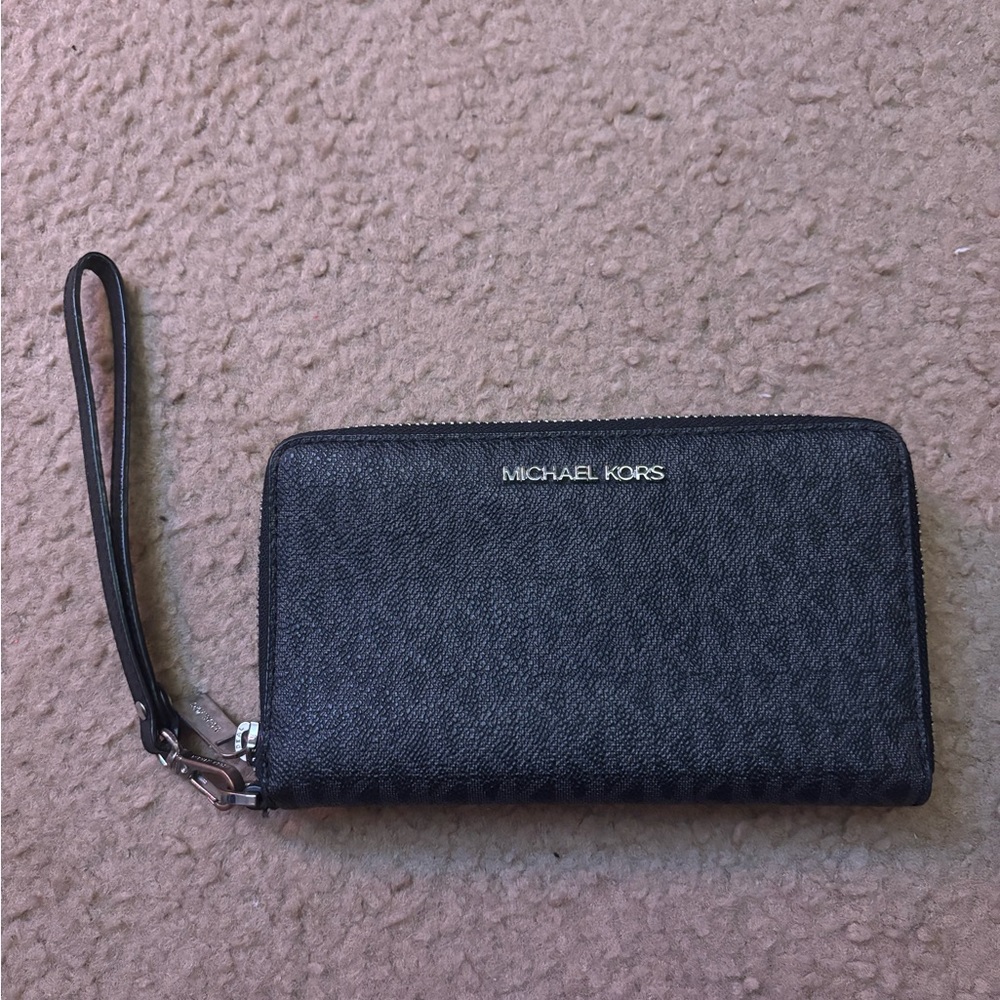 Michael Kors wristlet wallet
